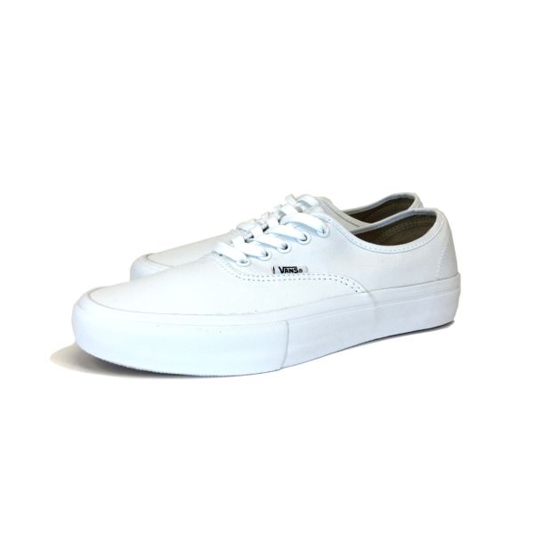 Persona pozo falta Vans. Authentic Pro. True White.